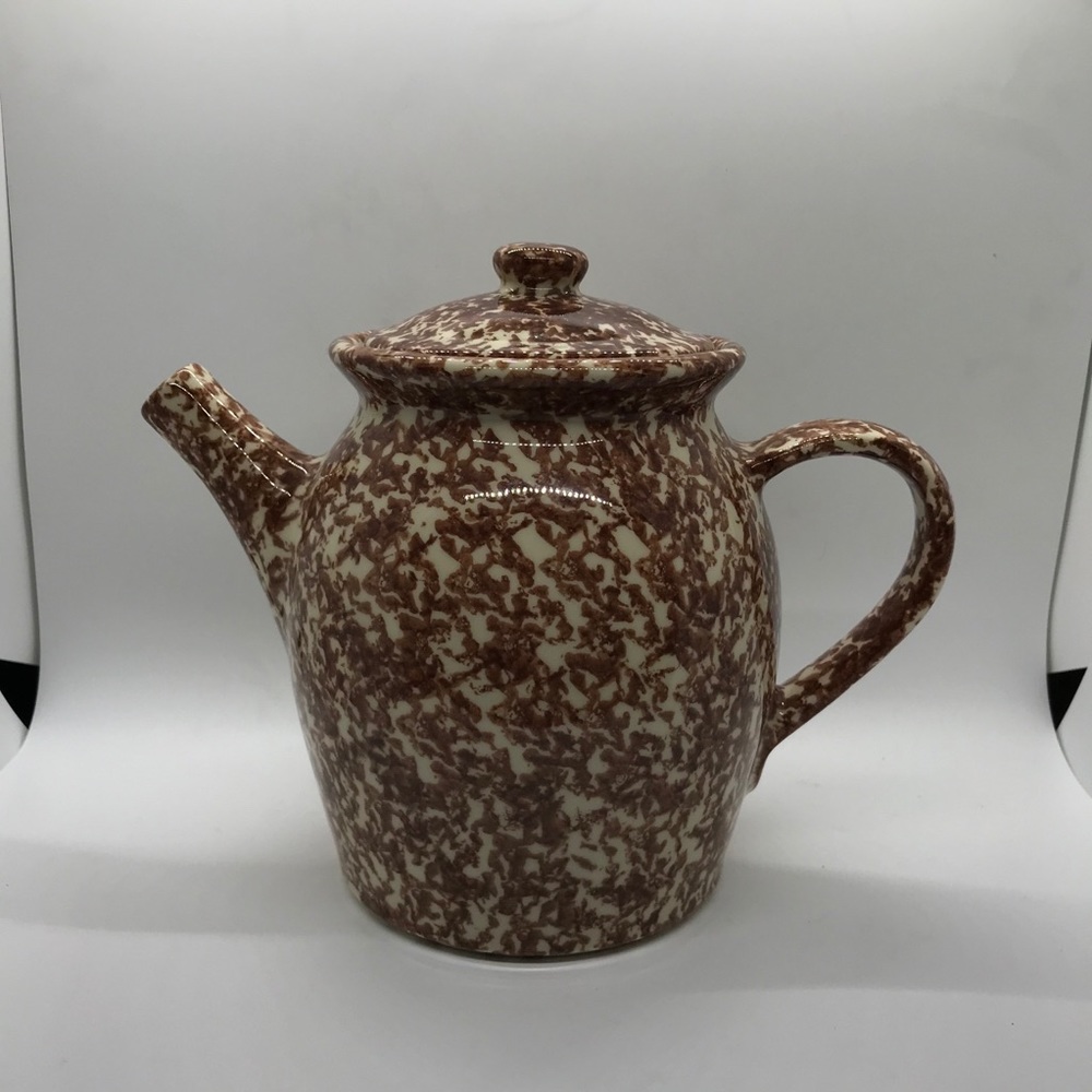 GERALD HENN BROWN SPONGE WARE POTTERY